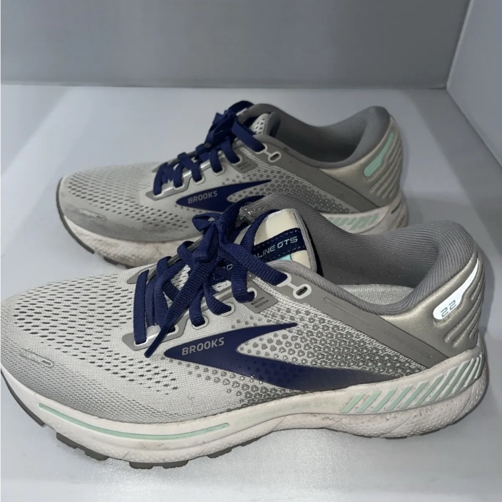 Brooks Adrenaline GTS 22 Women’s  Running Shoes Gray/Blue 1203531B045 size 7.5